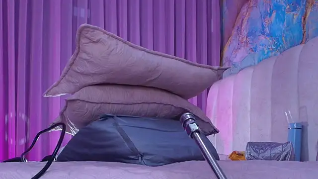 britanyy  online show from 8, 4, 2026