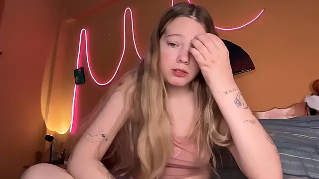 Snapshot of -veranito- chatting on 4, 11, 2025 -veranito- online show from 4, 11, 2025