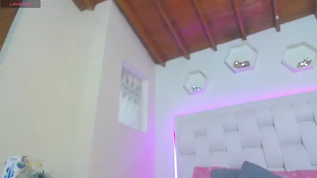 shanakendall online show from 30, 10, 2025