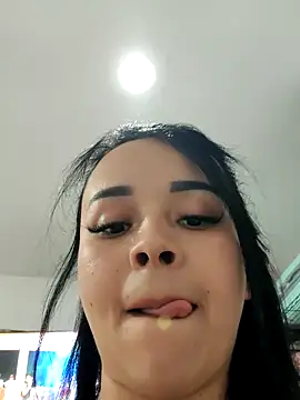 Snapshot of LindaGarcia22 chatting on 12, 3, 2025 LindaGarcia22 online show from 12, 3, 2025