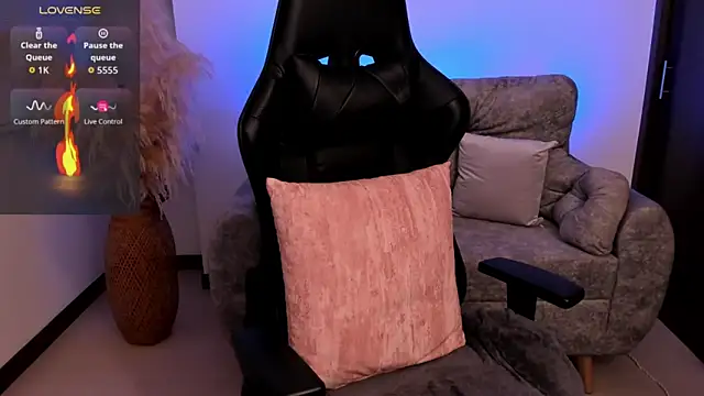 chloerossi online show from 11, 5, 2026