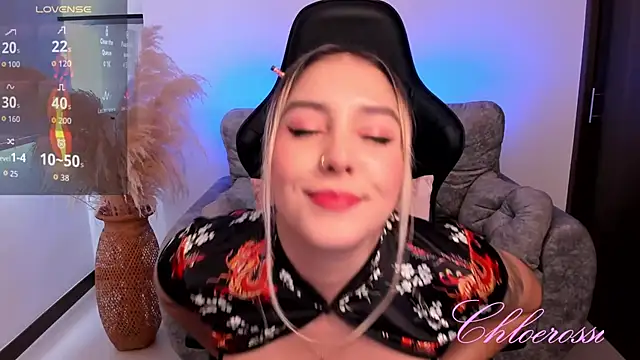 chloerossi online show from 31, 10, 2025