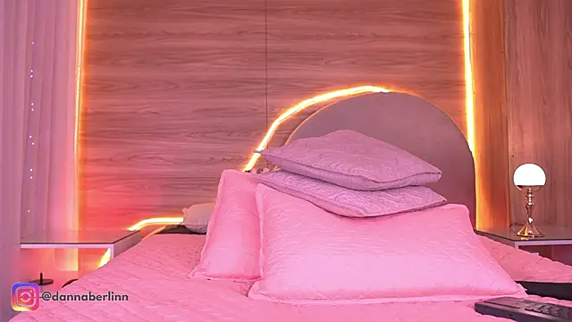 danna berlin  online show from 21, 4, 2026