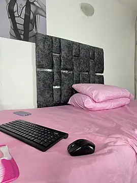 Natasharuso online show from 23, 2, 2026