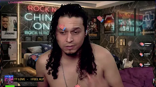 Snapshot of chino_roz chatting on 15, 6, 2026 chino roz online show from 15, 6, 2026