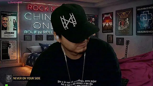 Snapshot of chino_roz chatting on 23, 5, 2026 chino roz online show from 23, 5, 2026