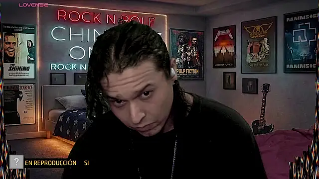 Snapshot of chino_roz chatting on 27, 4, 2026 chino roz online show from 27, 4, 2026