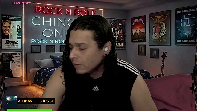 Snapshot of chino_roz chatting on 29, 4, 2026 chino roz online show from 29, 4, 2026
