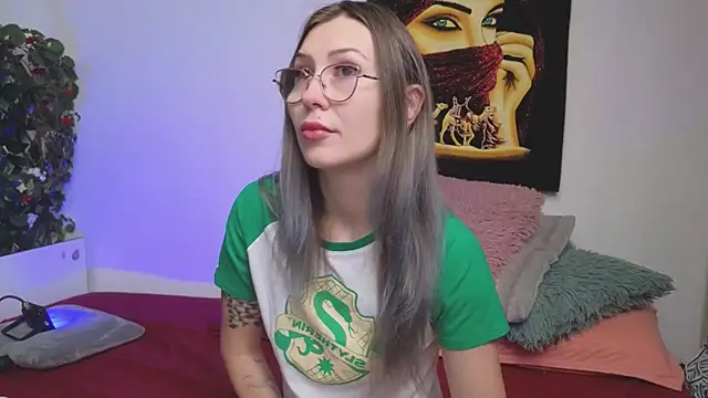 Snapshot of KrisztyAna chatting on 4, 12, 2025 KrisztyAna online show from 4, 12, 2025