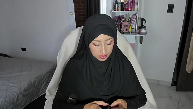 adila anich online show from 12, 2, 2026