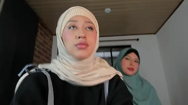 Snapshot of adila_anich chatting on 1, 11, 2025 adila anich online show from 1, 11, 2025