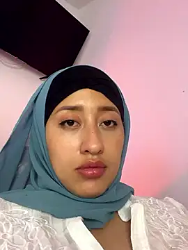 Snapshot of adila_anich chatting on 4, 12, 2024 adila anich online show from 4, 12, 2024