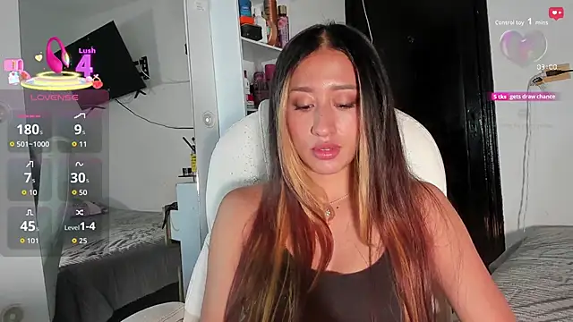 Snapshot of adila_anich chatting on 18, 10, 2025 adila anich online show from 18, 10, 2025