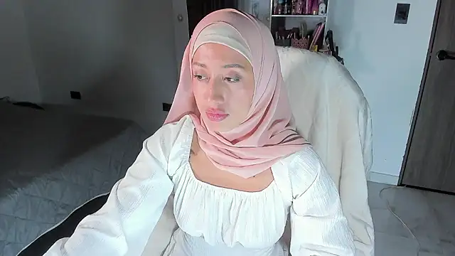 adila anich online show from 7, 3, 2026