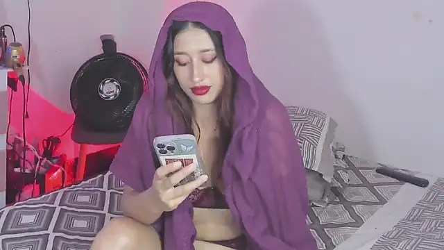 Snapshot of adila_anich chatting on 5, 12, 2024 adila anich online show from 5, 12, 2024
