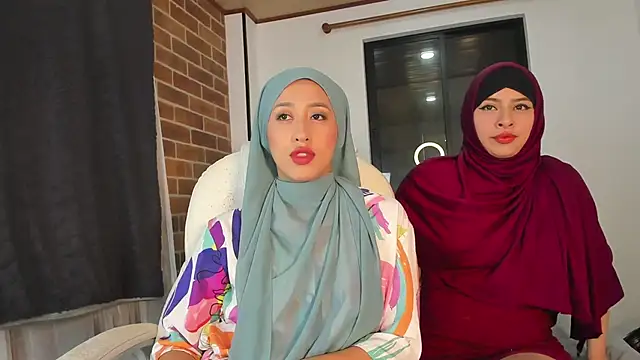 Snapshot of adila_anich chatting on 5, 11, 2025 adila anich online show from 5, 11, 2025