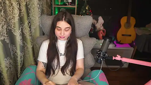 delicatedBailey online show from 5, 5, 2026