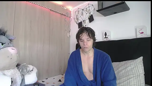 Santiago kiler online show from 14, 4, 2026