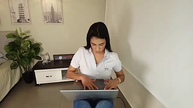 Sassy--Girl online show from 20, 10, 2025