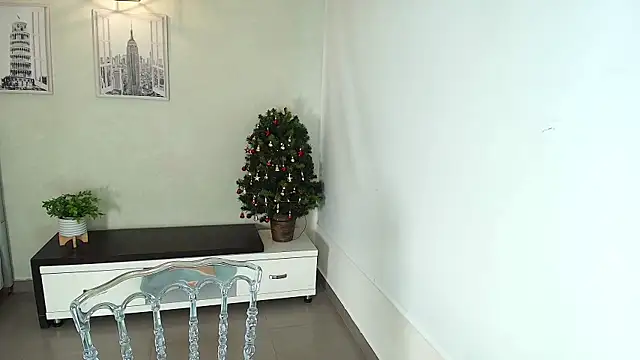 Sassy--Girl online show from 26, 11, 2025