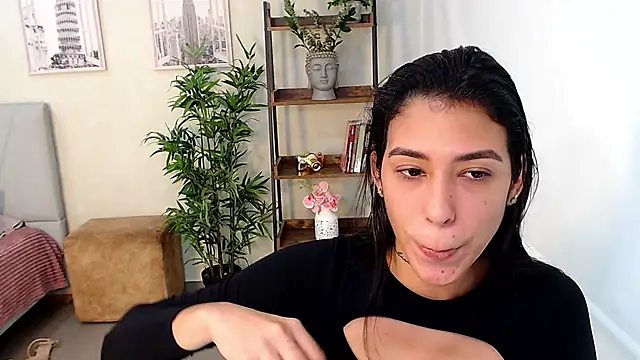 Sassy--Girl online show from 14, 2, 2025