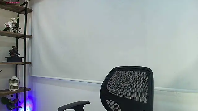 Sassy--Girl online show from 23, 3, 2026