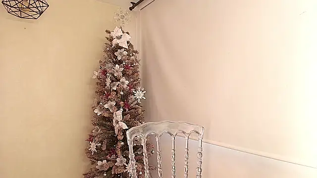 Sassy--Girl online show from 5, 12, 2025