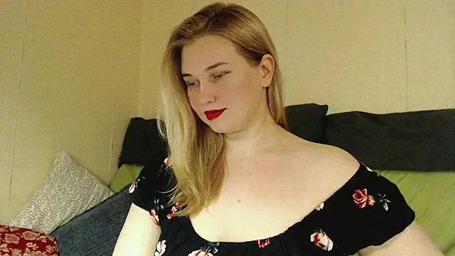 Snapshot of mmmPinUpGirl chatting on 12, 10, 2025 mmmPinUpGirl online show from 12, 10, 2025