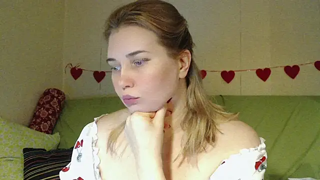 mmmPinUpGirl online show from 11, 3, 2026