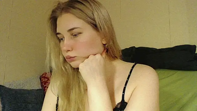 Snapshot of mmmPinUpGirl chatting on 1, 11, 2025 mmmPinUpGirl online show from 1, 11, 2025