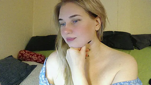 Snapshot of mmmPinUpGirl chatting on 26, 10, 2025 mmmPinUpGirl online show from 26, 10, 2025