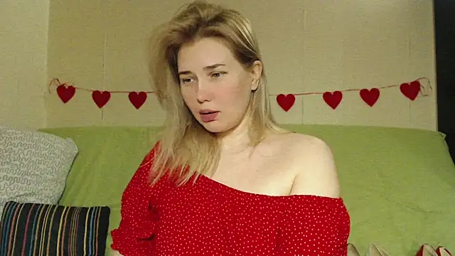 mmmPinUpGirl online show from 28, 4, 2026