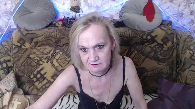 MissBekker online show from 10, 1, 2025
