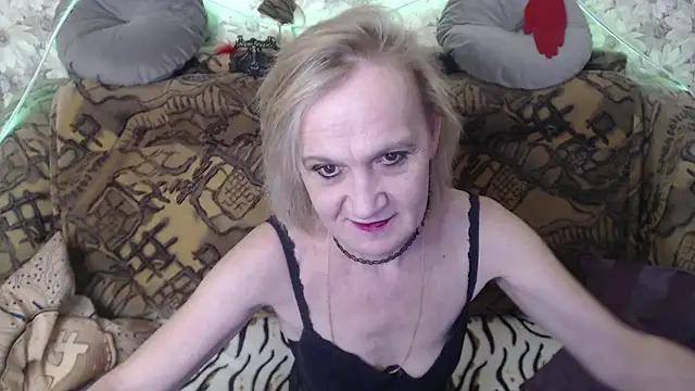 MissBekker online show from 10, 1, 2025