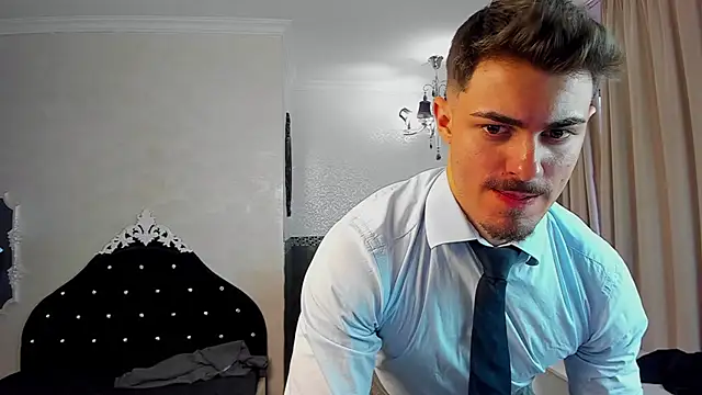 Snapshot of WilsonJules chatting on 8, 2, 2025 WilsonJules online show from 8, 2, 2025