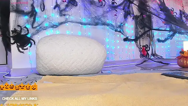 ohyesly  online show from 6, 10, 2025