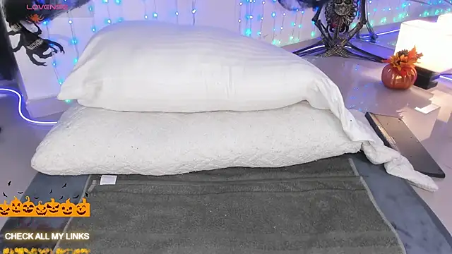 ohyesly  online show from 21, 10, 2025