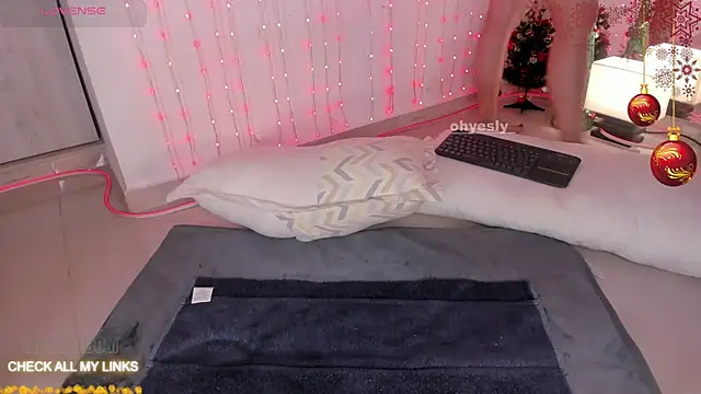 ohyesly  online show from 2, 12, 2025