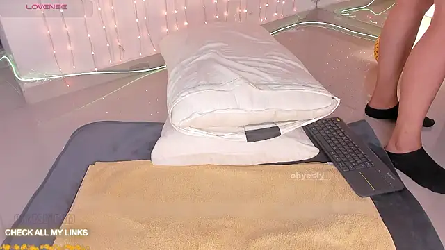 ohyesly  online show from 12, 1, 2026