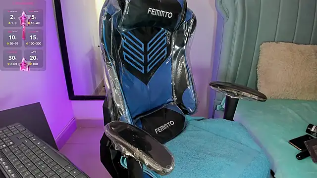 Chris boy  online show from 4, 3, 2026