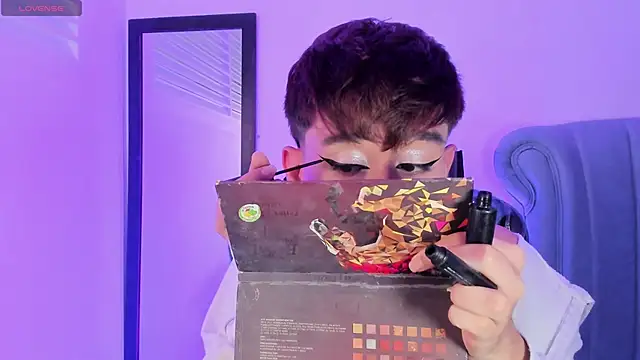 Chris boy  online show from 3, 4, 2026