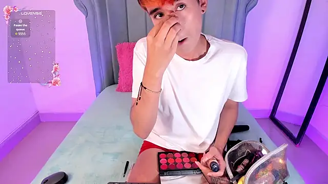 Chris boy  online show from 17, 6, 2026