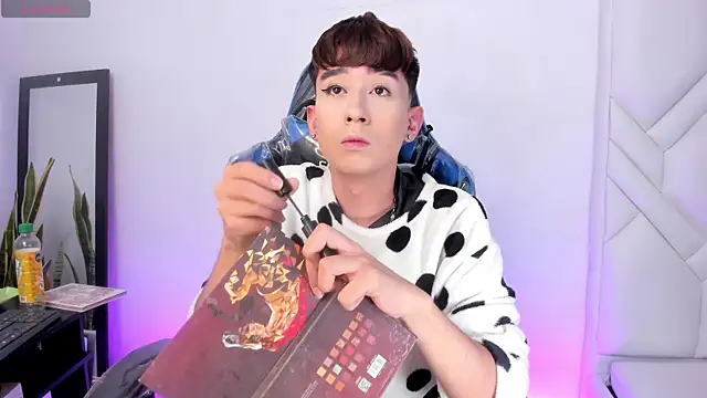 Chris boy  online show from 6, 1, 2026