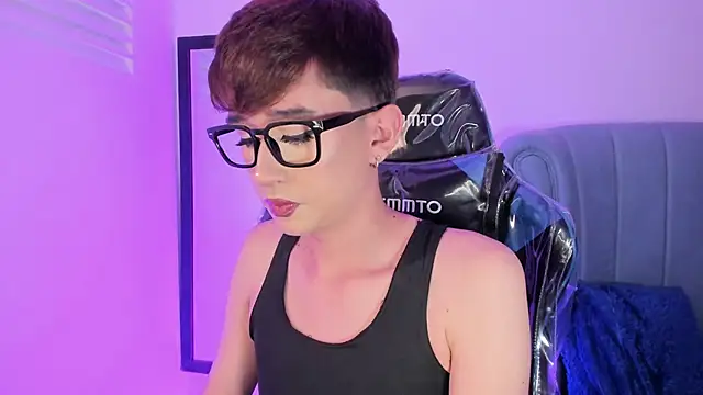 Chris boy  online show from 5, 4, 2026