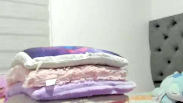 Elizabeth 18  online show from 31, 3, 2026