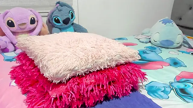 Elizabeth 18  online show from 5, 11, 2025