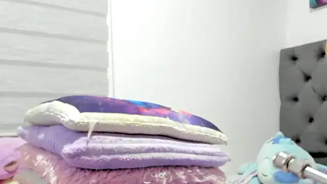 Elizabeth 18  online show from 21, 3, 2026