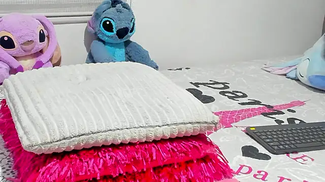 Elizabeth 18  online show from 18, 1, 2026