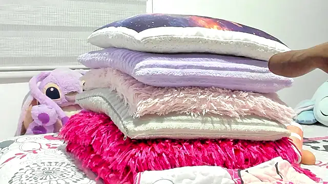 Elizabeth 18  online show from 13, 2, 2026