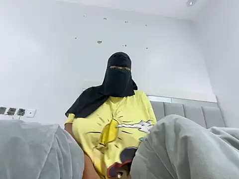 Snapshot of Submissive_Arab chatting on 11, 1, 2025 Submissive Arab online show from 11, 1, 2025